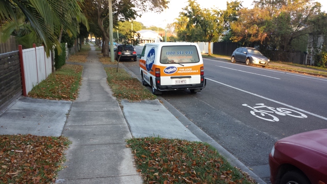 Albion-Wooloowin Death Corridor "Bike Path"