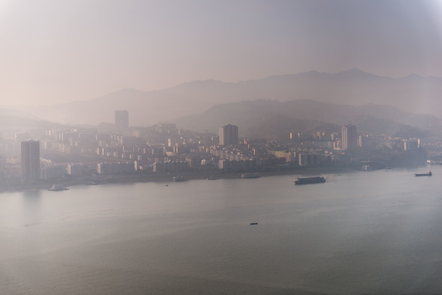 A trip along the yangtze river. 